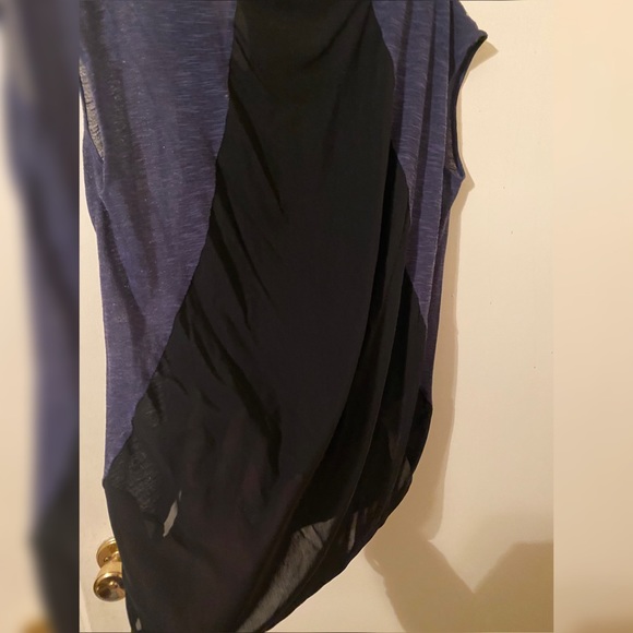 🚨Lyssé workout top with control top🚨 - Picture 3 of 5